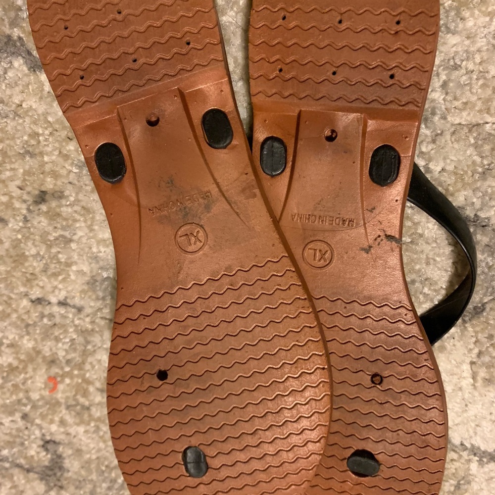 Black flower sandals